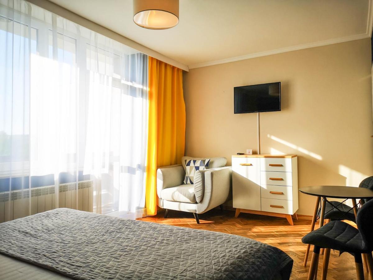 Bialy Orzel Aparthotel แชมิตช์ ภายนอก รูปภาพ